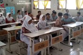 Dindikbud Cilegon minta sekolah fasilitasi OTS yang gaptek pada SPMB