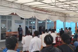 Lima jenazah korban ledakan bom bekas PD II dimakamkan di Biak