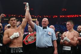 Dmitry Bivol pertahankan tiga sabuk juara dunia usai atasi Eifert