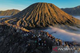Upacara Yadnya Kasada di Gunung Bromo