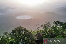 Potensi Wisata Puncak Gunung Canar