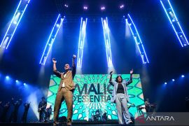 Lagu Maliq &amp; D'Essentials diadaptasi ke panggung pertunjukan musikal Senja Teduh Pelita