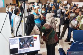 Jamaah haji kloter pertama tiba di tanah air