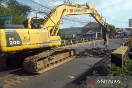 Jalan nasional Tulungagung-Trenggalek ditutup total