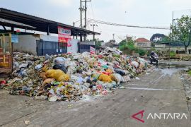 Kabupaten Bandung evaluasi sistem pengolahan sampah Pasar Baleendah akibat terjadinya timbulan sampah