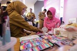 Bazar UMKM Bhayangkari Berkarya di Kota Kediri