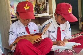 Buku baru pemicu mimpi astronot dari Pasir Buncir