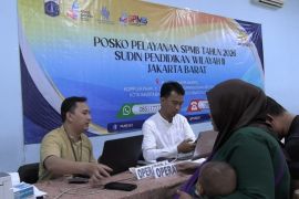 Sudin Pendidikan Jakbar buka Posko Pelayanan SPMB di SMAN 78