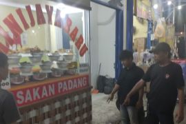 Polisi buru tiga pencuri motor di warung makan di Cilincing