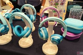 "Headphone" untuk anak iClever jadi pemenang favorit konferensi dan pameran teknologi