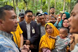 Mendukbangga serahkan bantuan rumah keluarga risiko stunting di Aceh