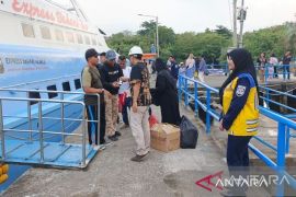 Penumpang angkutan laut di Babel turun 54,61 persen