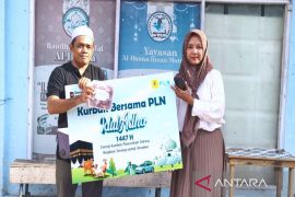 Pengurus TPA bersyukur atas sumbangan daging kurban PLN Kalselteng