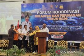 Gubernur Papua minta kembangkan ekonomi biru lewat hilirisasi kelautan