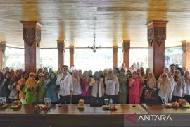Pemkot Mojokerto libatkan organisasi perempuan skrining IVA