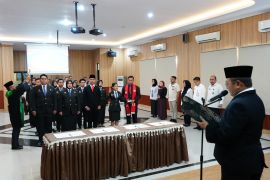 Kakanwil Kemenkum Bengkulu lantik 11 PNS dan 1 Notaris Pengganti, tegaskan ASN harus jadi pelayan masyarakat