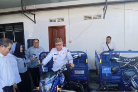 Pemkab Gorontalo terima tujuh viar untuk kebersihan dari BSG