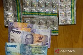 Polisi tangkap tiga pengedar obat keras ilegal di Tanah Abang