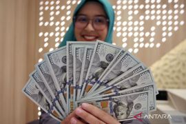 Rupiah Kamis pagi dibuka melemah 28,05 poin