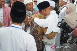 Wali Kota Banjarmasin sambut kedatangan jamaah haji Kloter 01