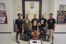 Polres Agam bersama masyarakat amankan pelaku jambret usai lakukan aksinya