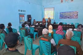 Undip melatih masyarakat olah bandeng dan mangrove
