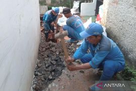 Cegah banjir, SDA Jaktim revitalisasi saluran air di Batu Ampar