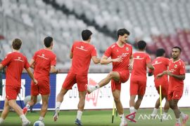 Susunan pemain, John Herdman menurunkan empat bek tengah sejak awal