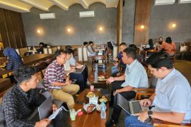 PLN pasok listrik 865 kVA untuk dukung industri sawit di Sekadau