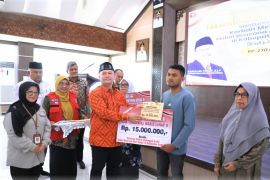 18 ahli waris korban banjir Aceh utara terima santunan kematian