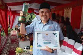 Bukti komitmen ciptakan sekolah sehat, SMP Semen Padang raih penghargaan stratifikasi UKS Padang 2025