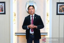 Menko Yusril tegaskan tak ada lagi jalur cepat ITAS dan ITAP untuk WNA