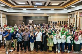 Kemenko Pangan mulai program cegah sampah plastik sungai di Surabaya
