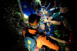 Basarnas Palangka Raya evakuasi dua pemuda hilang di hutan Bagugus