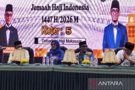 Bupati Gowa sambut kepulangan jamaah di Makassar