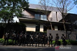 KPK geledah rumah manta Wamen Imigrasi Silmy Karim
