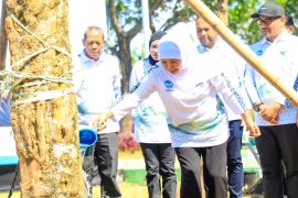 Khofifah ajak masyarakat perkuat gerakan lingkungan berkelanjutan