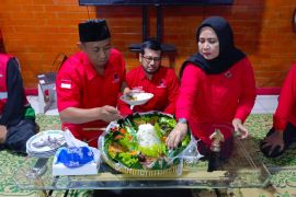 DPC PDI Perjuangan Yogyakarta gelar doa bersama peringati Hari Lahir Bung Karno