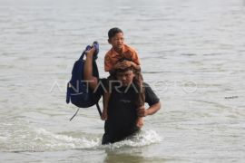 Pemkab Aceh Barat bangun jembatan gantung yang rusak di Pante Ceureumen, target bulan depan