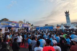 Sebanyak 2.000 pelari ikuti International Jam Gadang Fun Run