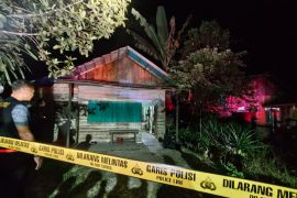 Polres Tabalong olah TKP tewasnya perempuan di Desa Warukin