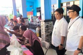 Bulog Surabaya salurkan bantuan pangan untuk 181.442 PBP