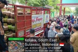 Pemkab Kolaka gelar pasar murah di lima titik