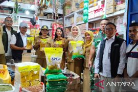 Bulog: Stok beras dan minyak goreng di Sorong aman