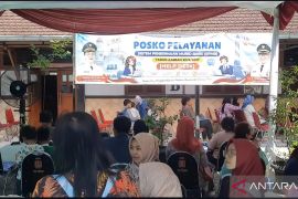 Posko SPMB Kota Semarang didatangi puluhan orang tua,  sampaikan kendala
