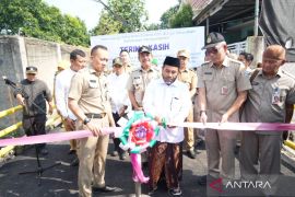 Pemkot Jaktim tuntaskan perbaikan Jembatan Pule yang amblas April lalu