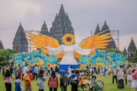 Sunflower Angel hadirkan perpaduan seni-romantisme di Candi Prambanan
