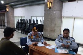 Dishub Jaksel tangkap tangan empat jukir liar di Blok M Square