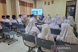 Kabupaten Cirebon gencarkan literasi digital santri terkait penggunaan AI