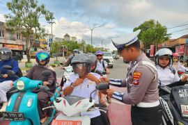 Satlantas Polres Tabalong edukasi masyarakat  pentingnya keselamatan berlalu lintas